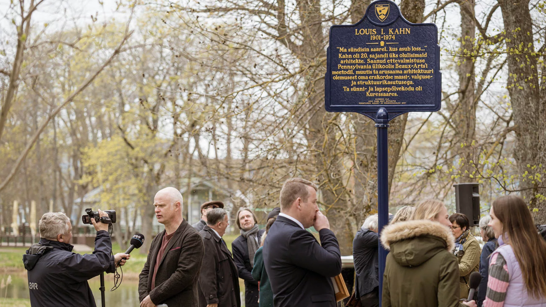 Kahn marker horizontal.jpg